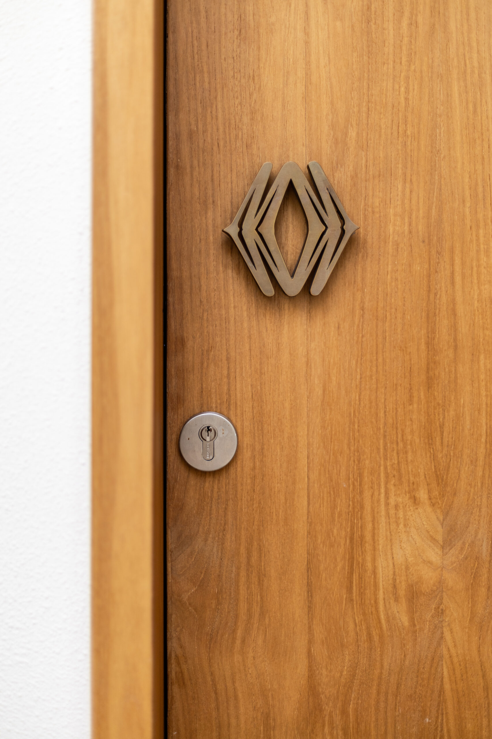 Treatment room designed for short yet indulgent massage experiences